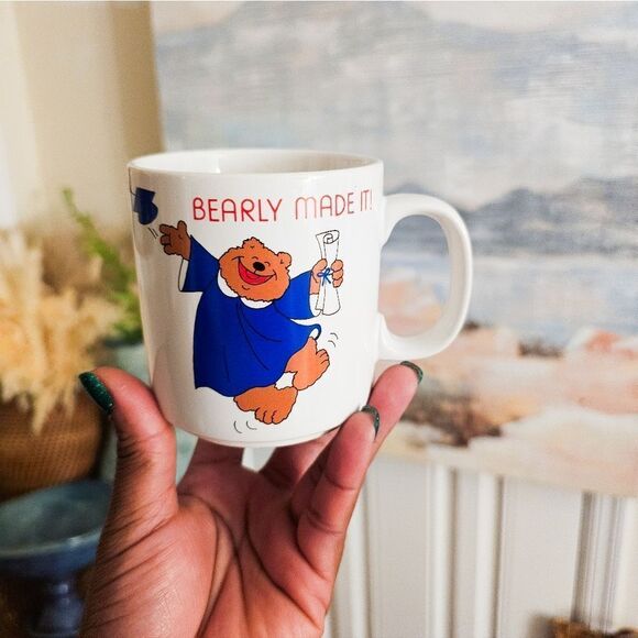 VTG 80's " Bearly Made It" Graduation Coffee Mug. - Picture 15 of 15
